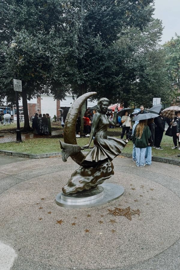 Bewitched Statue in Salem