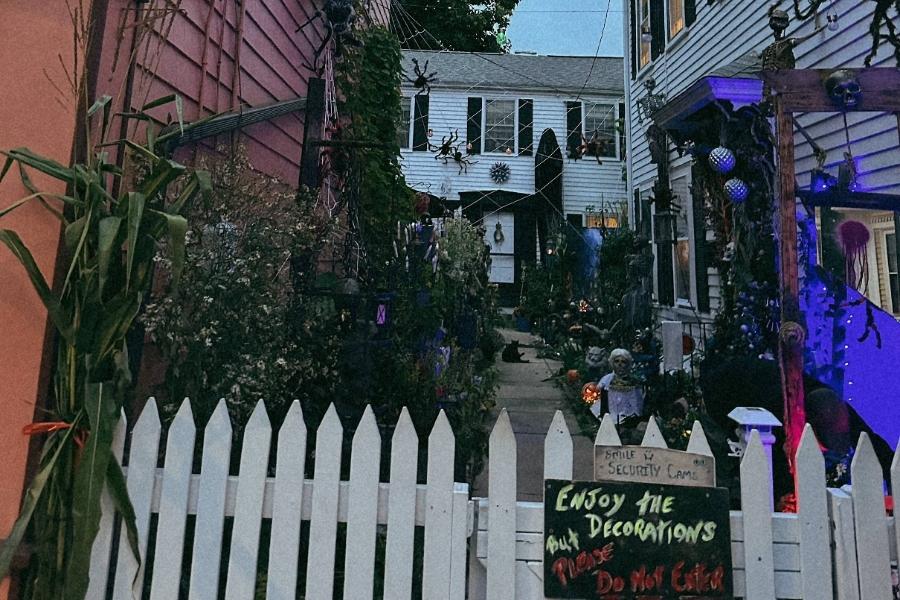 Spooky decorations - Things to do in Salem Massachusetts in October