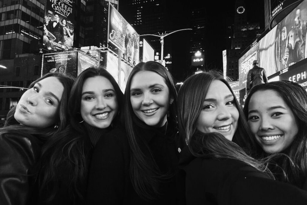 The Perfect Christmas Girls Weekend in NYC Itinerary 