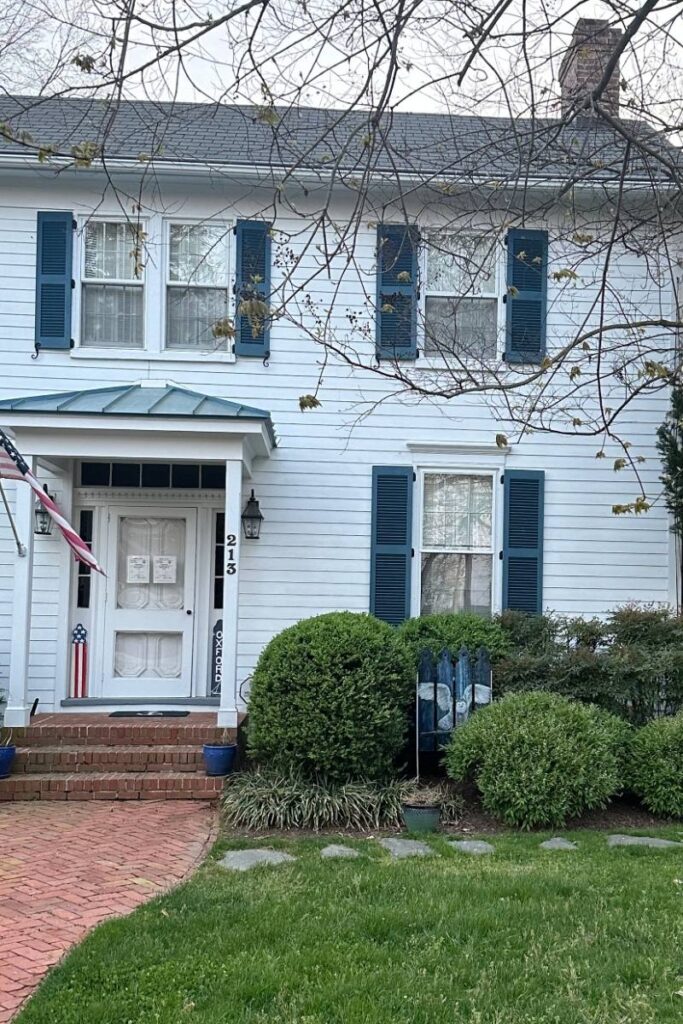 Oxford Maryland Painted Picket Fence
